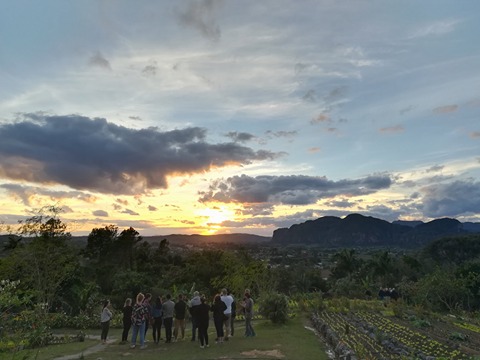 28001039_10215460992861172_171186513_n